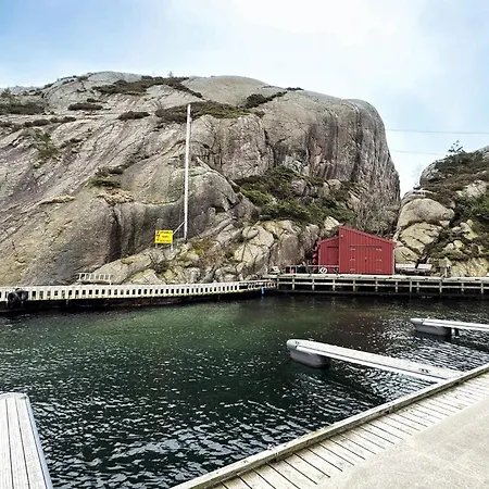 3 Bedroom Amazing In Lägenhet *