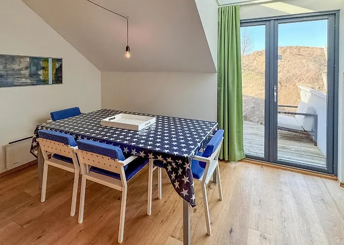 3 Bedroom Amazing In Appartement *